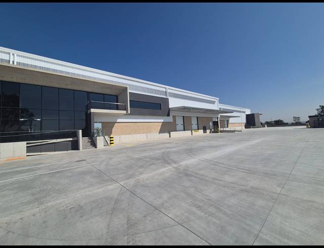 3,150M² WAREHOUSE TO LET IN LINBRO PARK
